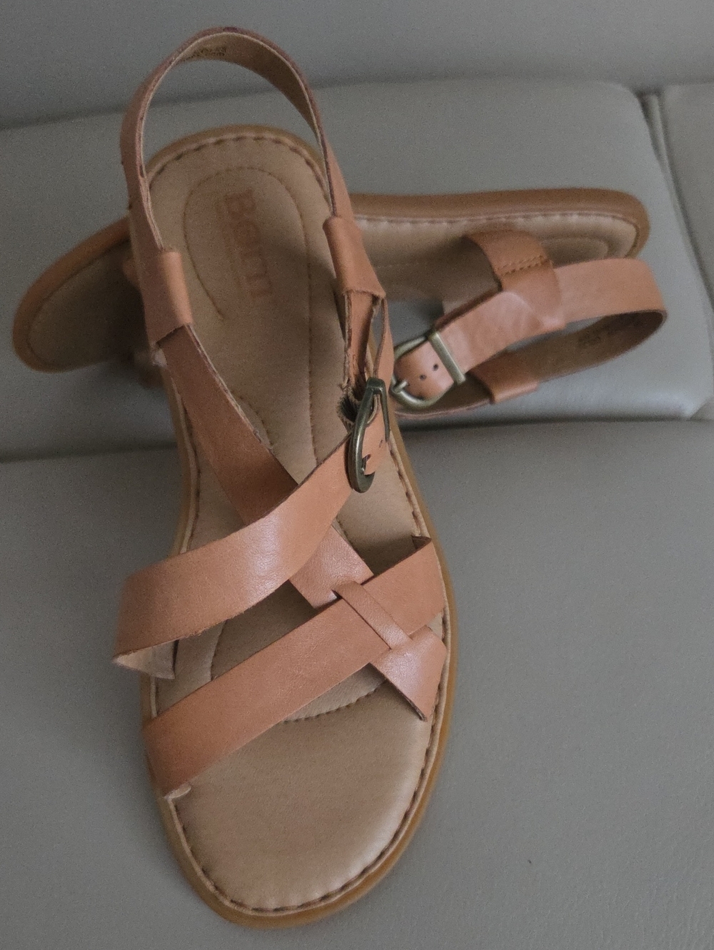 Born Women's Tan Leather Cross-Strap Sandal Size 7M